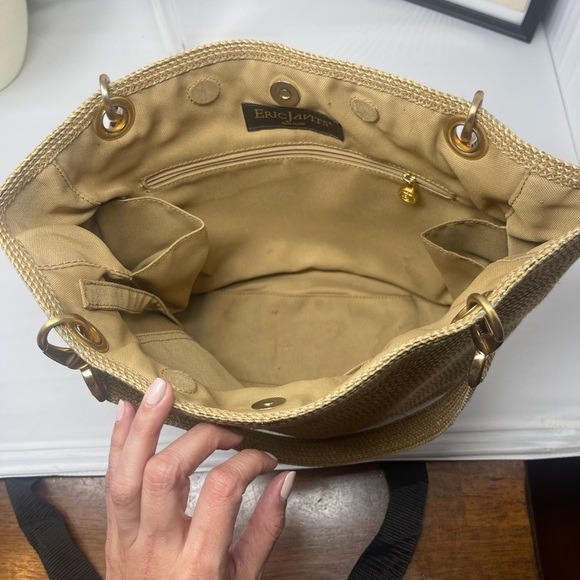 Eric Javits Tan Brown Woven Squishee Shoulder
Bag w/Gold Hardware